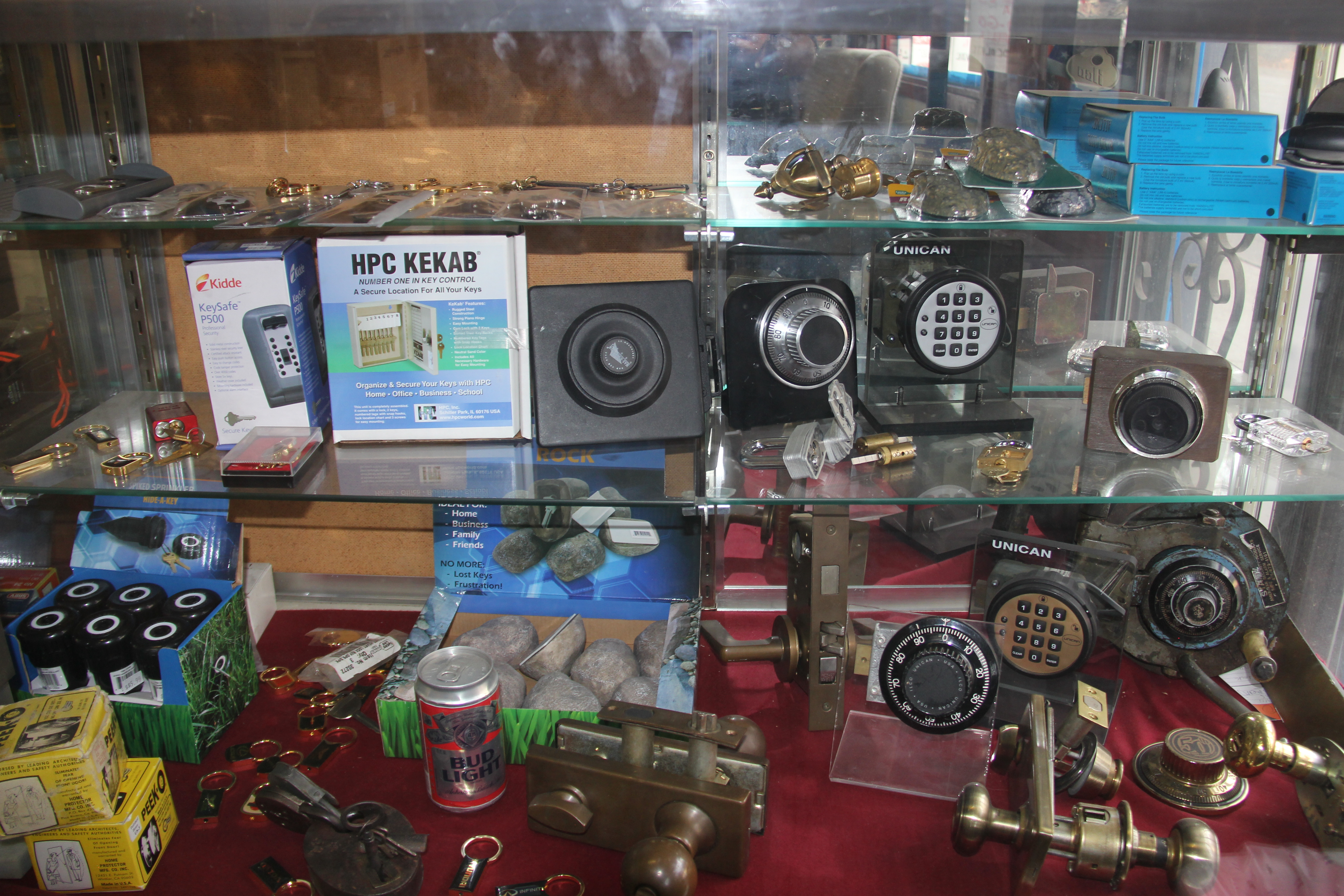 Photo of electronic safe locks, safe dials, mortise lock, interconnected locks and, various door hardware